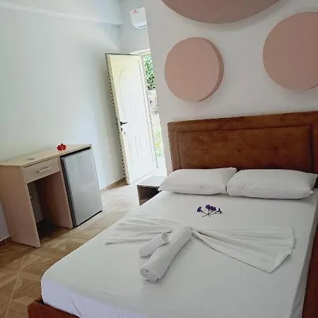 Bed & Breakfast Bluflest Dhërmi