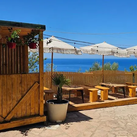 Bluflest Bed and Breakfast Dhërmi