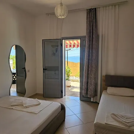Bluflest Bed & Breakfast Dhërmi