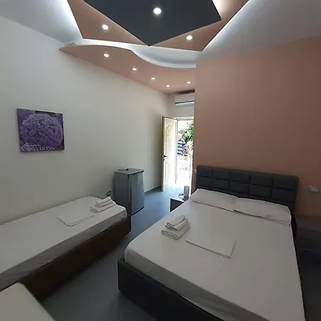 Bed & Breakfast Bluflest Dhërmi