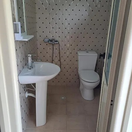 Bluflest Bed & Breakfast Dhërmi