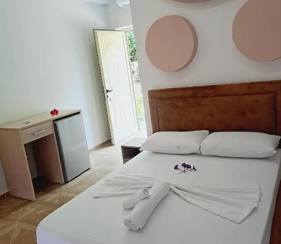 Bed & Breakfast Bluflest Dhërmi